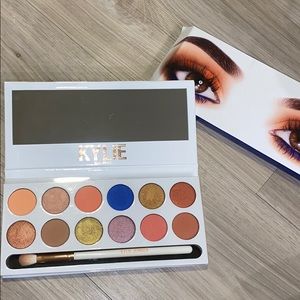 Kylie Cosmetics 🍑🔹💙 The Royal Peach Palette!